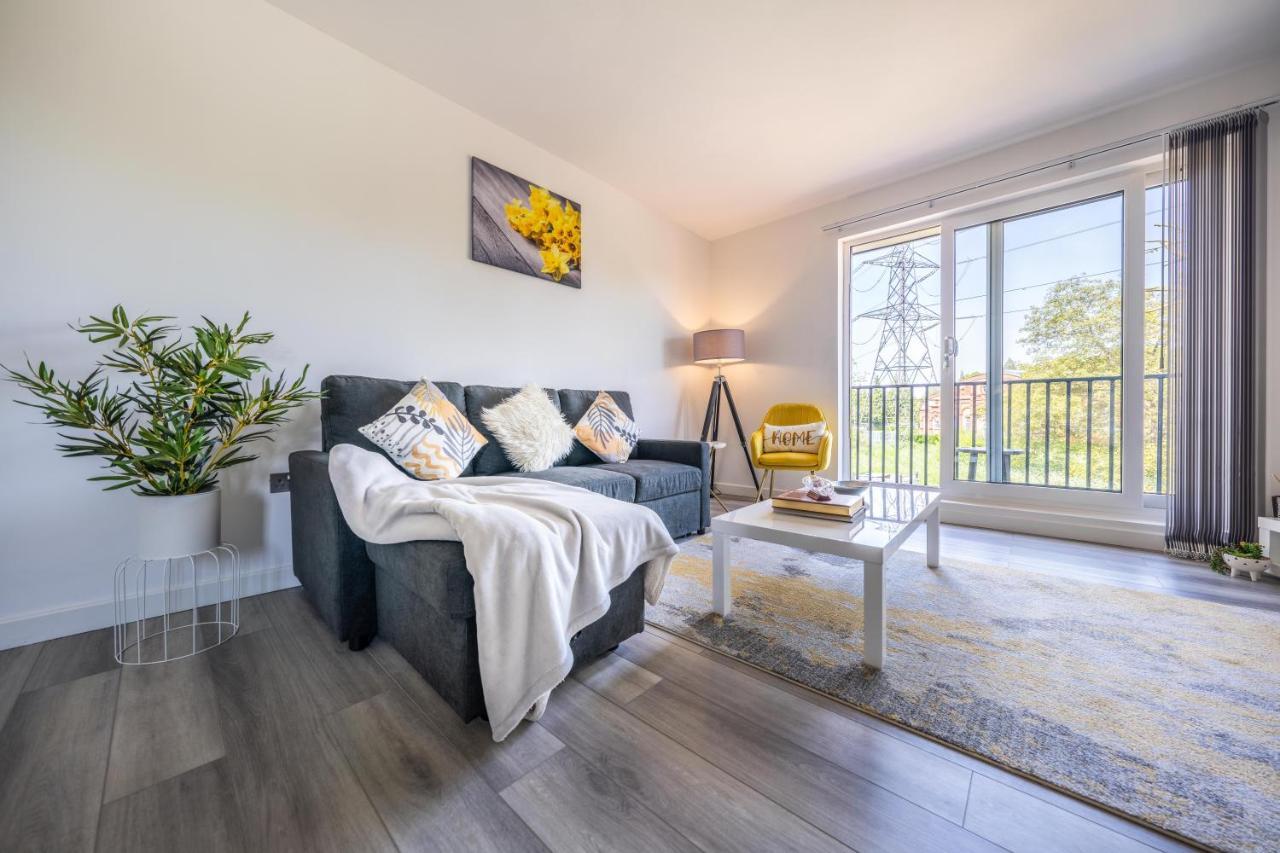 Ash View Place 4 -Heathrow - Thorpe Park - Free Parking Staines-upon-Thames Buitenkant foto