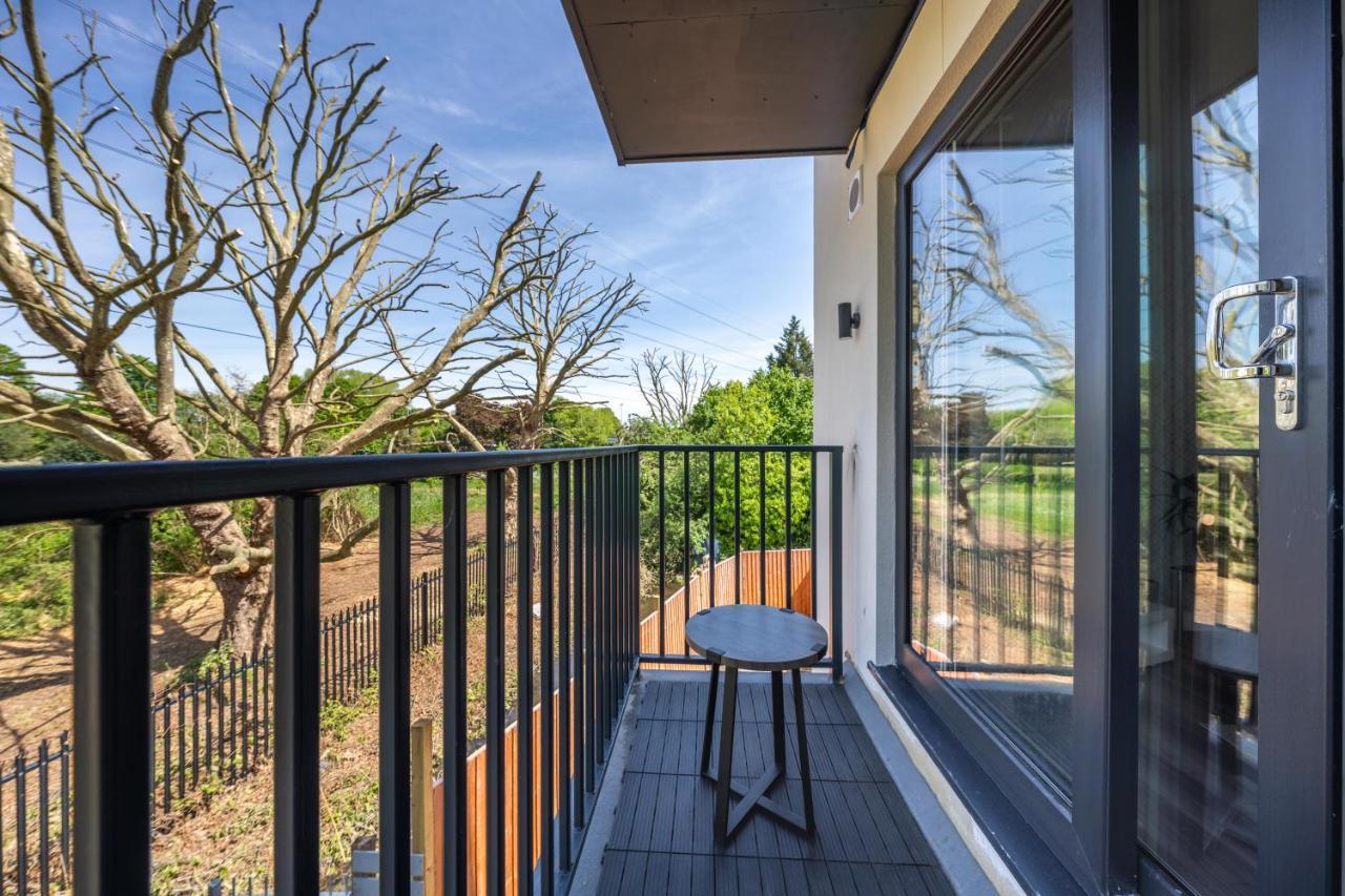 Ash View Place 4 -Heathrow - Thorpe Park - Free Parking Staines-upon-Thames Buitenkant foto